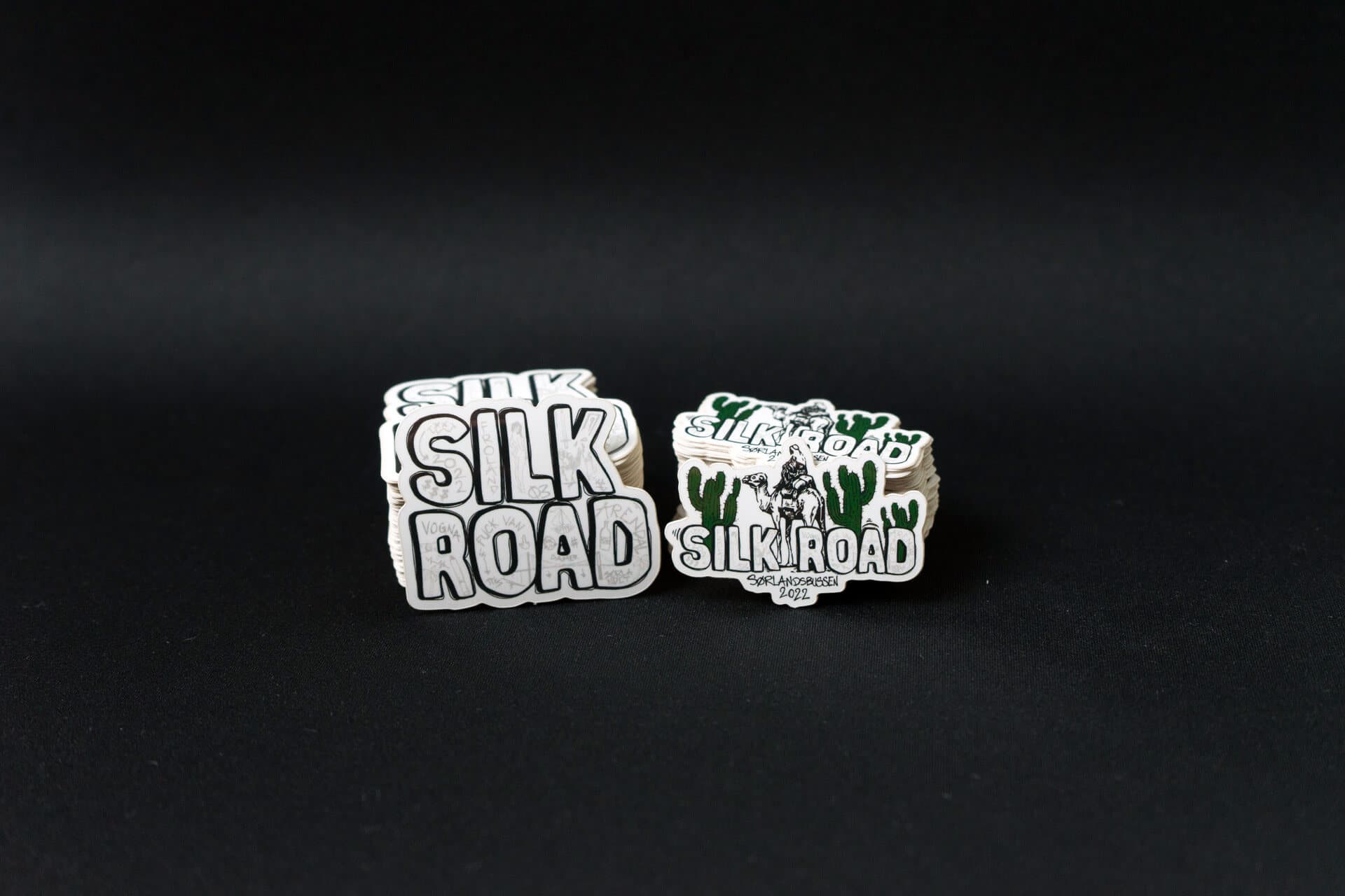 Standard klistremerker med russelogoen til Silk Road